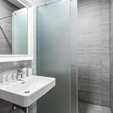 מלון דירות Garden 3*